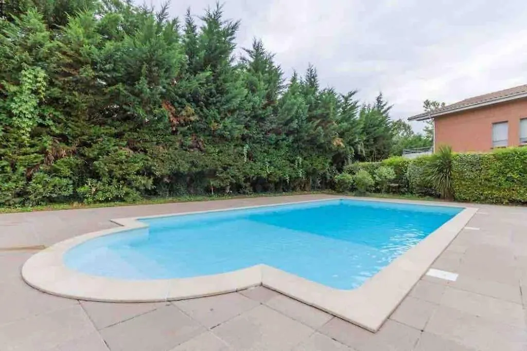 Appartement *T2*Vue Garonne*Piscine*Garage* à Toulouse France